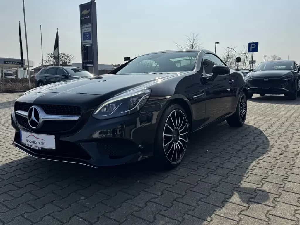Mercedes-Benz SLC 180 9-AT Navi LED Pano Kam PDC v+h 1. Hand 06/2017-photo-2