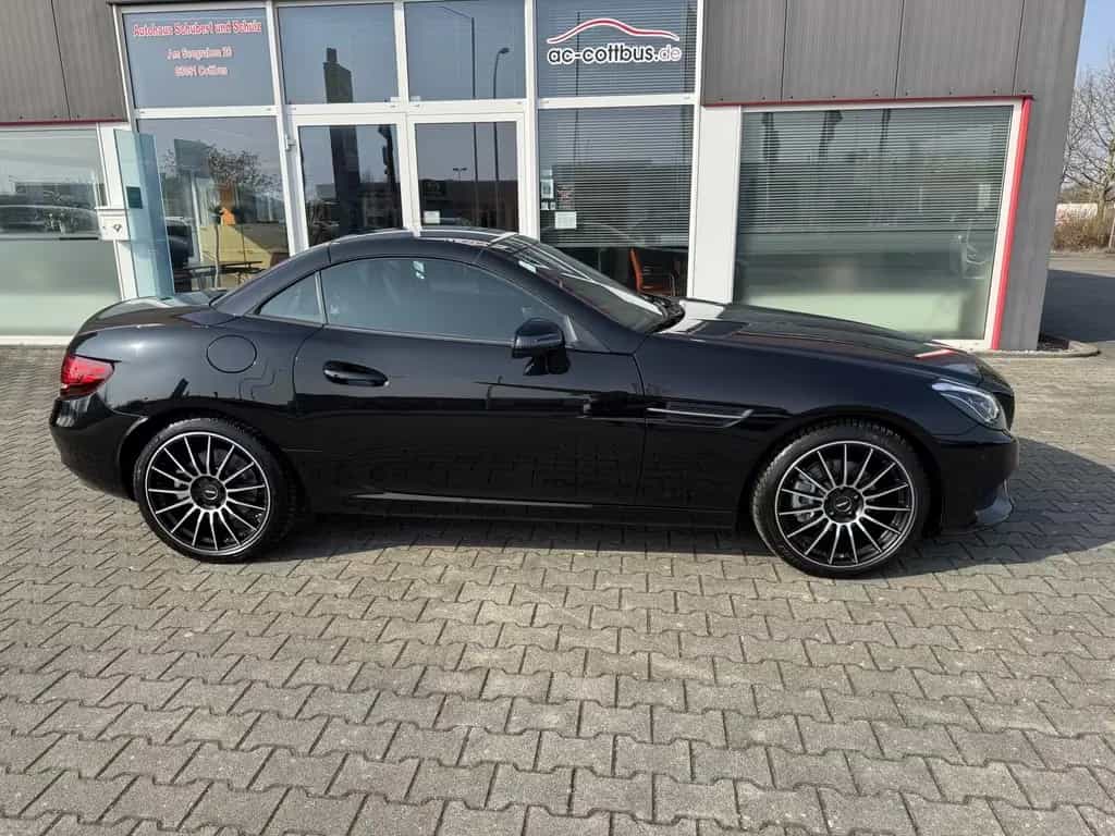 Mercedes-Benz SLC 180 9-AT Navi LED Pano Kam PDC v+h 1. Hand 06/2017-photo-3
