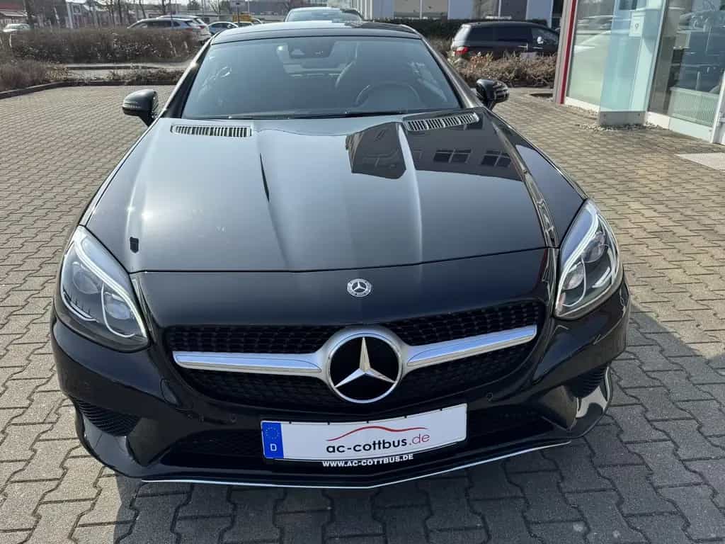 Mercedes-Benz SLC 180 9-AT Navi LED Pano Kam PDC v+h 1. Hand 06/2017-photo-4