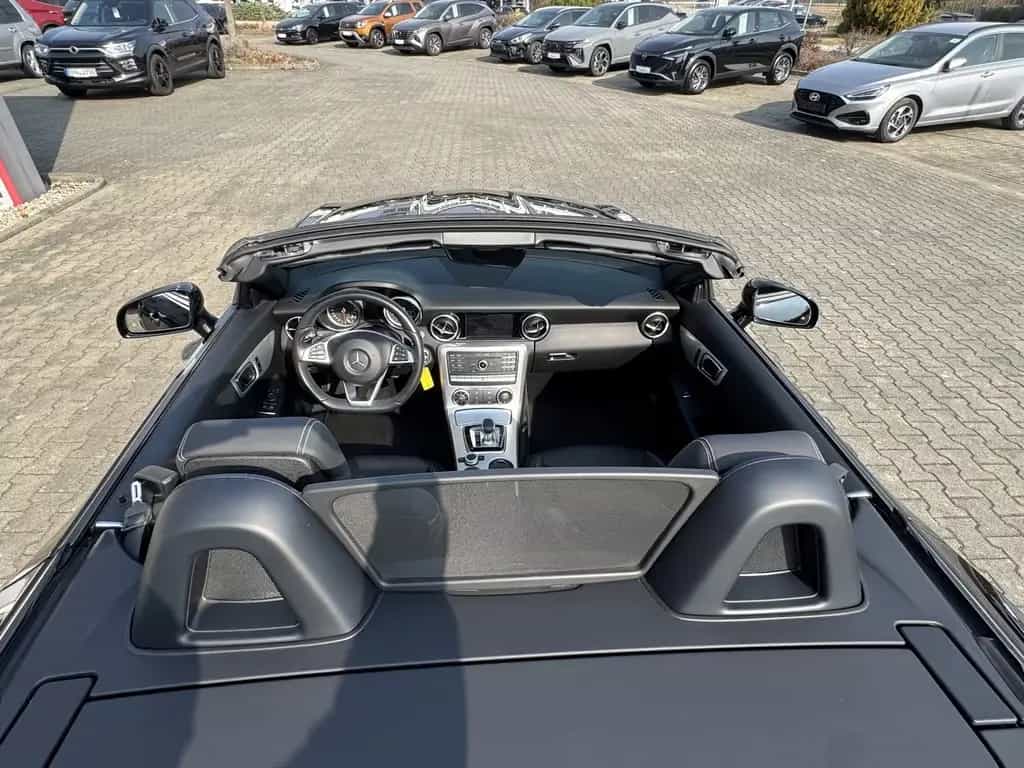 Mercedes-Benz SLC 180 9-AT Navi LED Pano Kam PDC v+h 1. Hand 06/2017-photo-9
