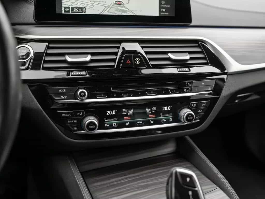 BMW 5 Series 530 i xDrive Luxury Line 03/2020-photo-16