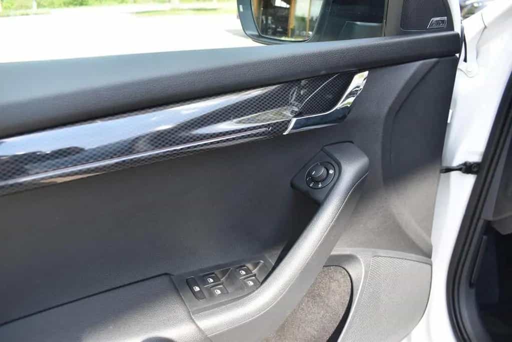 Skoda Octavia 2.0 TSI RS*Pano*Navi*PDC vo+hi.* 12/2017-photo-10