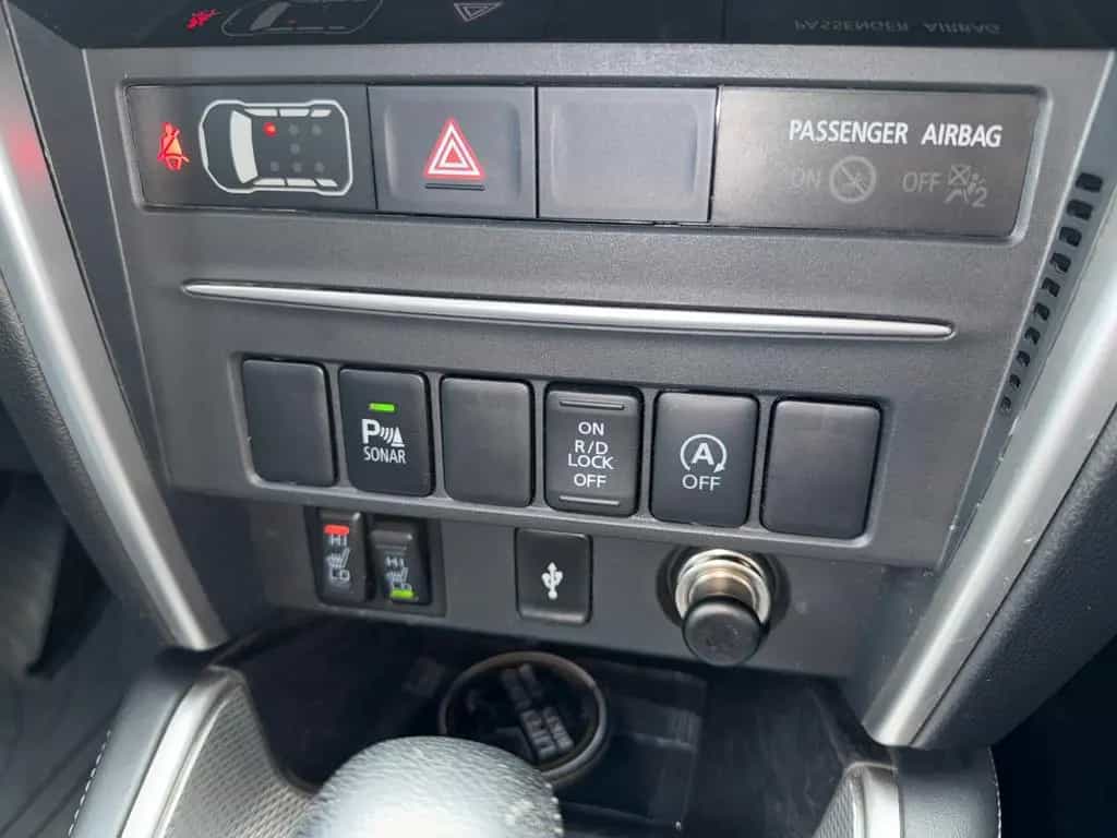 Mitsubishi L200 TOP-4WD-1.HAND-AHK 3100KG-UNFALLFREI-TÜV NEU-AT 05/2022-photo-25