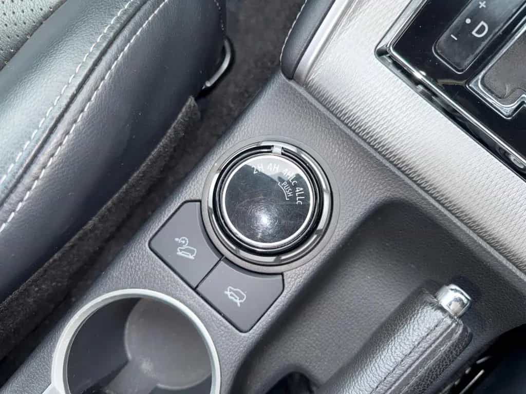Mitsubishi L200 TOP-4WD-1.HAND-AHK 3100KG-UNFALLFREI-TÜV NEU-AT 05/2022-photo-28
