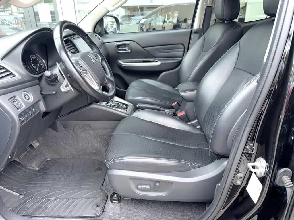 Mitsubishi L200 TOP-4WD-1.HAND-AHK 3100KG-UNFALLFREI-TÜV NEU-AT 05/2022-photo-29