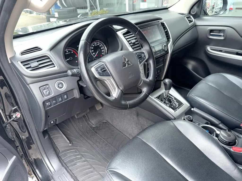 Mitsubishi L200 TOP-4WD-1.HAND-AHK 3100KG-UNFALLFREI-TÜV NEU-AT 05/2022-photo-30
