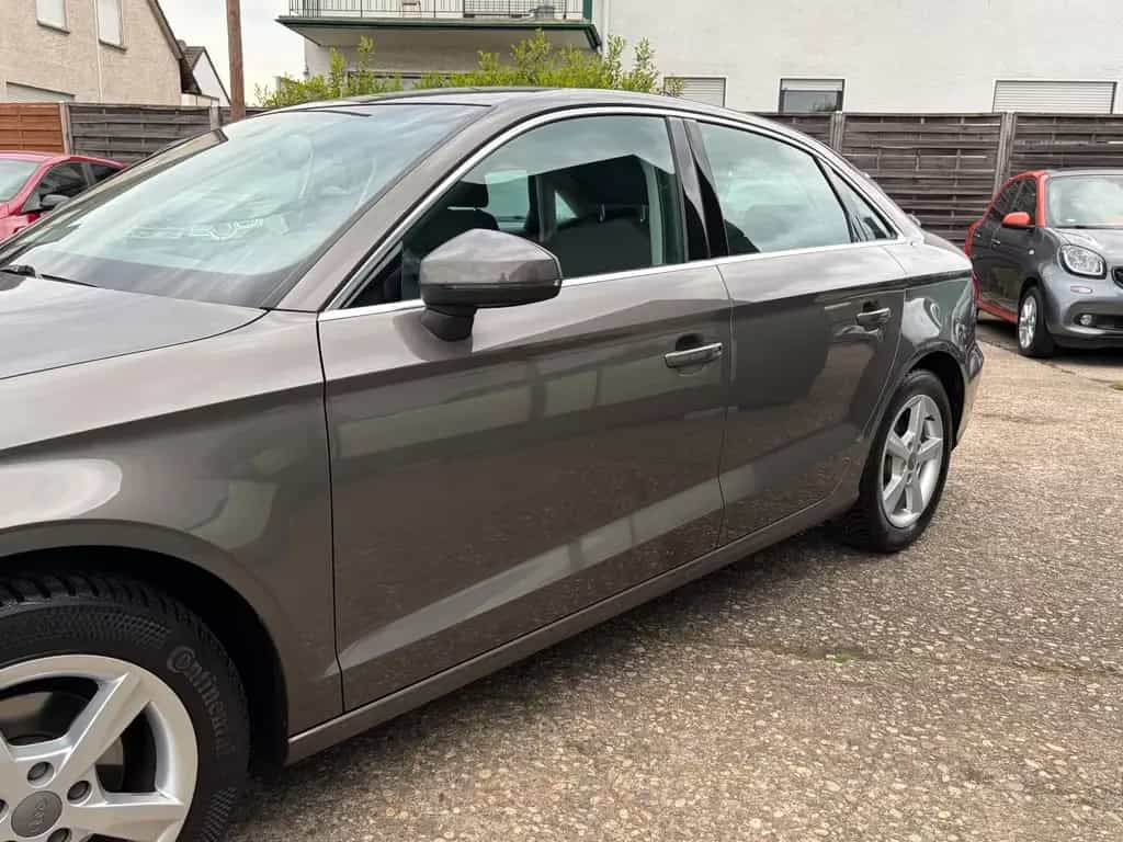Audi A3 Limousine attraction ultra*Automatik*2.Hand 01/2015-photo-1