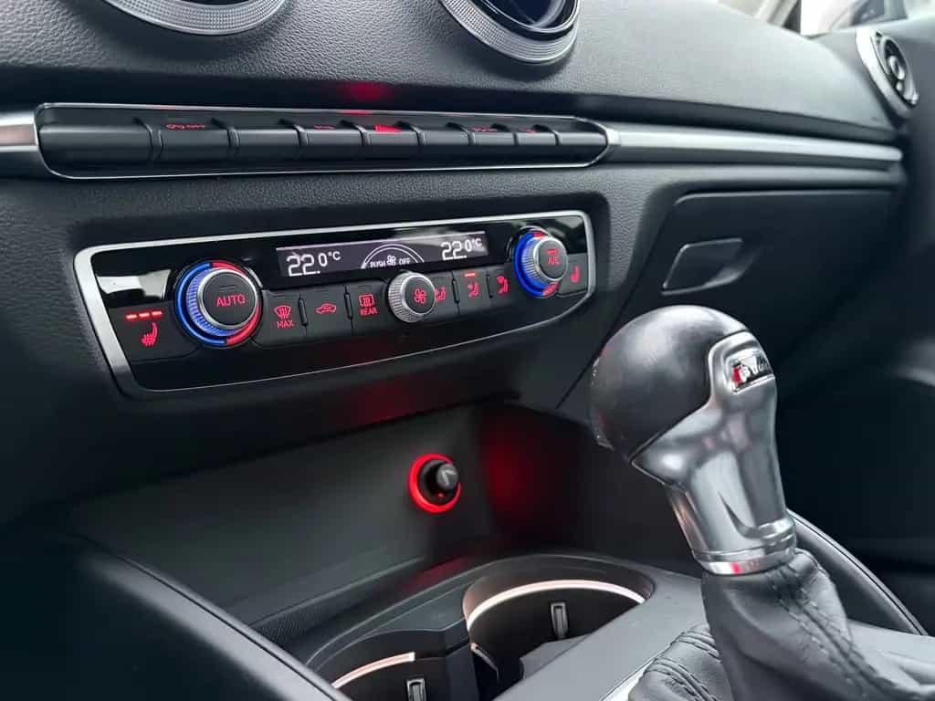 Audi A3 Limousine attraction ultra*Automatik*2.Hand 01/2015-photo-14