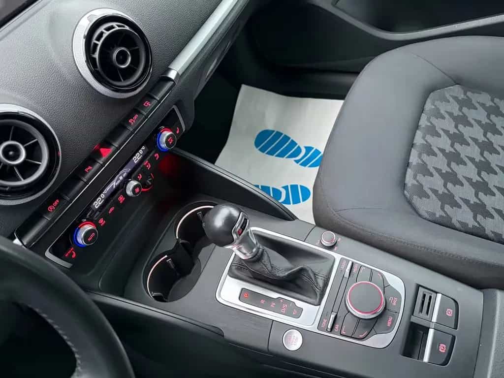 Audi A3 Limousine attraction ultra*Automatik*2.Hand 01/2015-photo-15