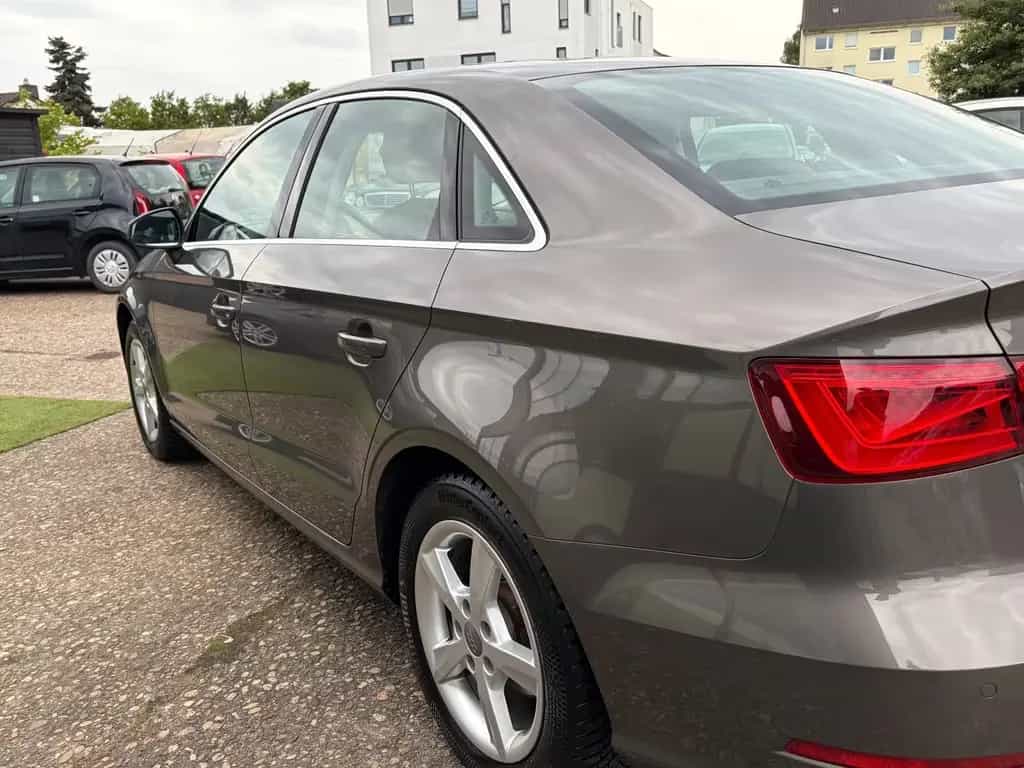 Audi A3 Limousine attraction ultra*Automatik*2.Hand 01/2015-photo-2