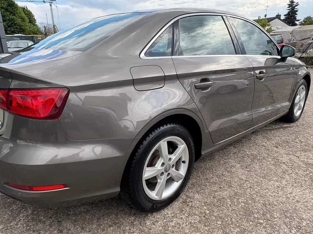 Audi A3 Limousine attraction ultra*Automatik*2.Hand 01/2015-photo-26