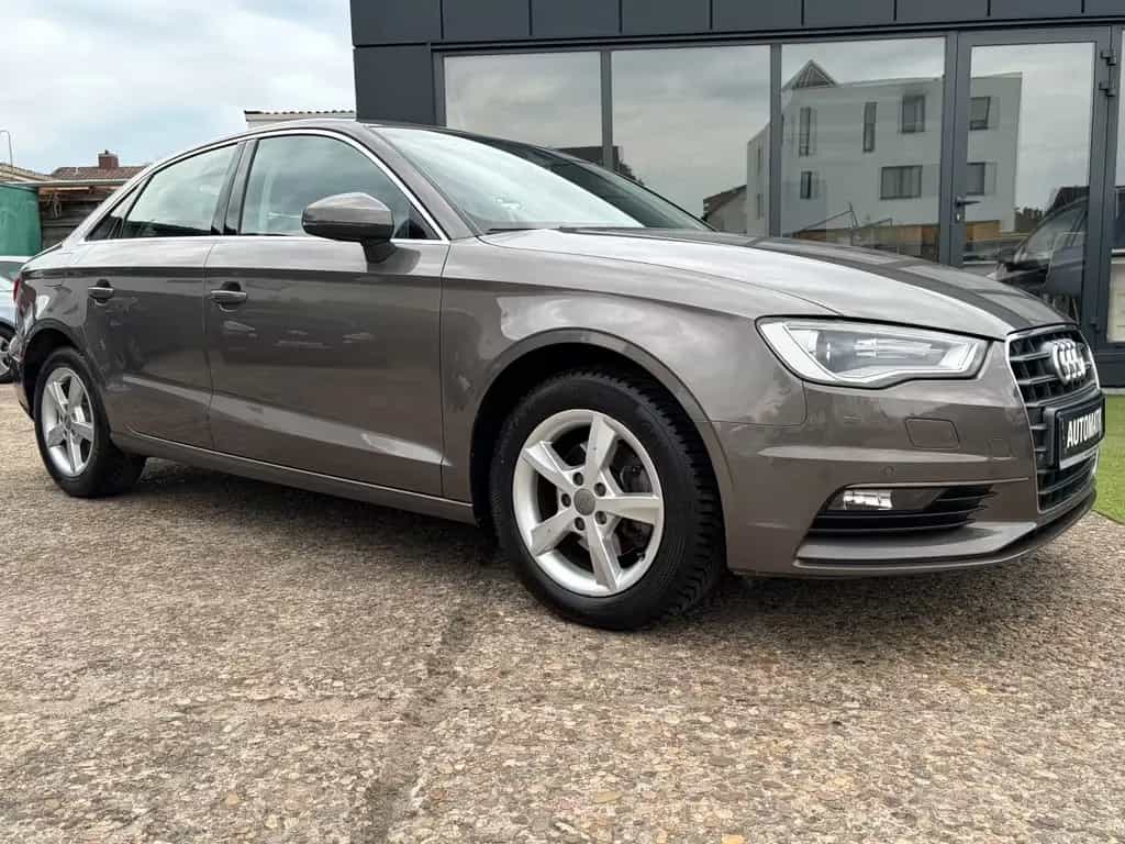 Audi A3 Limousine attraction ultra*Automatik*2.Hand 01/2015-photo-8