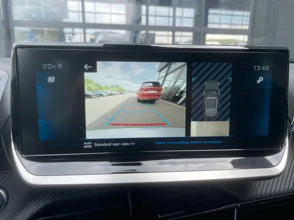 Peugeot 2008 GT e-THP PureTech AHK Pano Leder Kamera 02/2023-photo-19