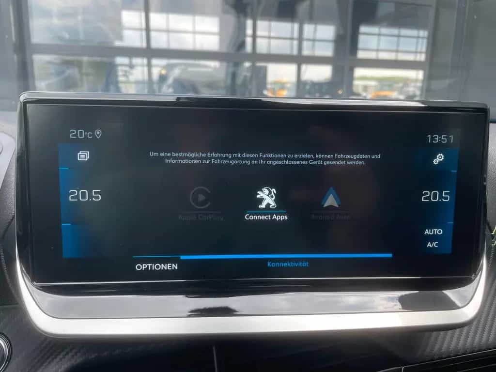 Peugeot 2008 GT e-THP PureTech AHK Pano Leder Kamera 02/2023-photo-25