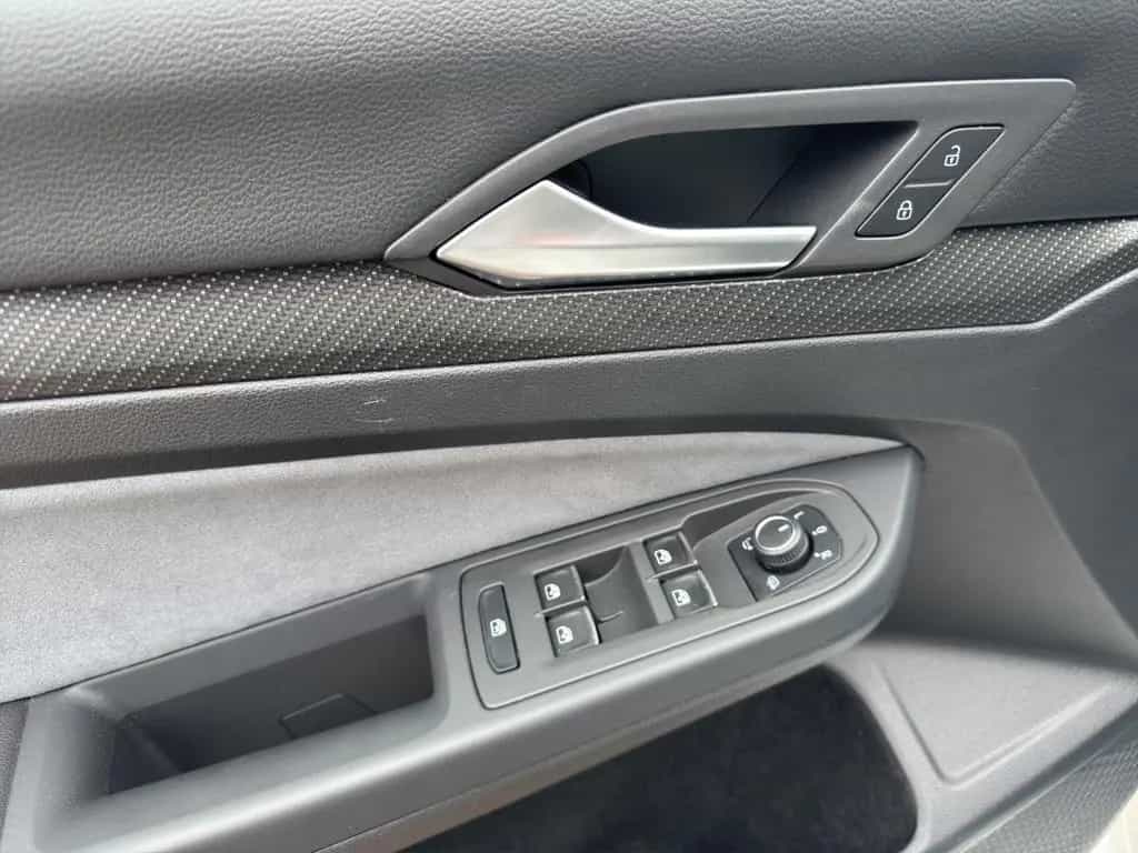 Volkswagen Golf VIII Lim. R-Line eTSI, 1 Hand, TOP Zustand 11/2022-photo-16