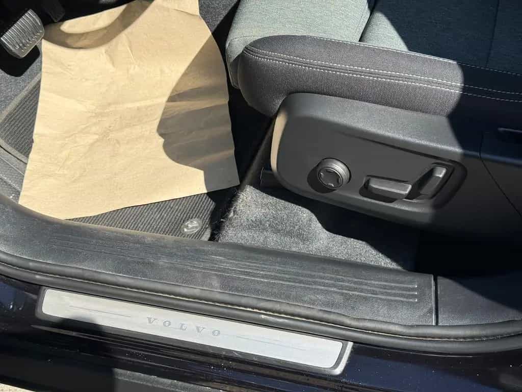 Volvo XC40 Plus Dark/Automatik/LED/KAM/H&K/VIRT/MEMORY 11/2023-photo-16