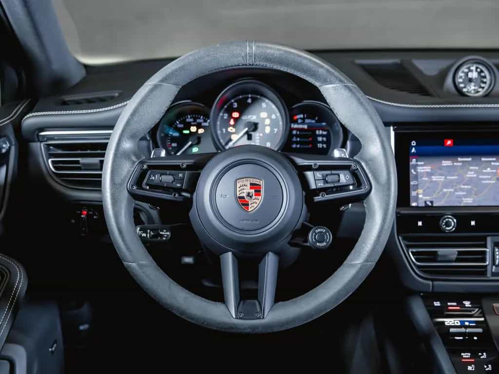 Porsche Macan GTS Panoramadach Luftfederung BOSE 04/2023-photo-17
