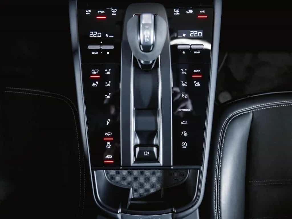 Porsche Macan GTS Panoramadach Luftfederung BOSE 04/2023-photo-21