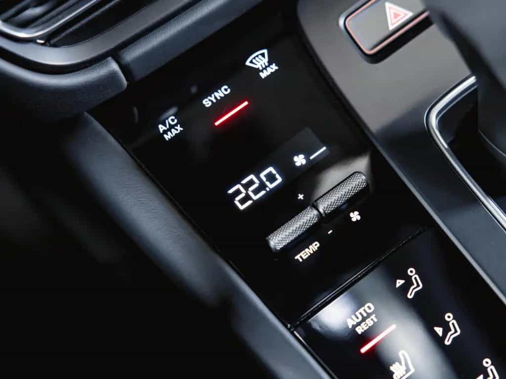 Porsche Macan GTS Panoramadach Luftfederung BOSE 04/2023-photo-38