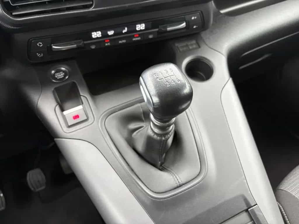Toyota Proace City Verso 1.2 Turbo L1 Team D *ACC*CAM*P 02/2023-photo-26