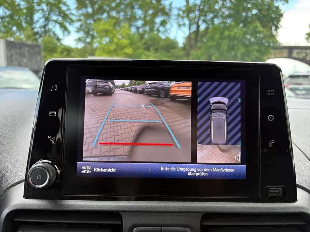 Toyota Proace City Verso 1.2 Turbo L1 Team D *ACC*CAM*P 02/2023-photo-28