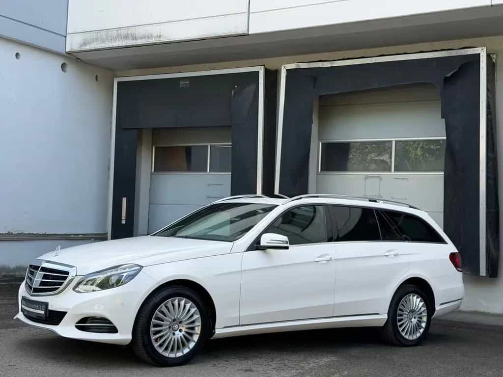 Mercedes-Benz E 250 CGI BlueEfficiency LED AHK Distronic 11/2013-photo-1
