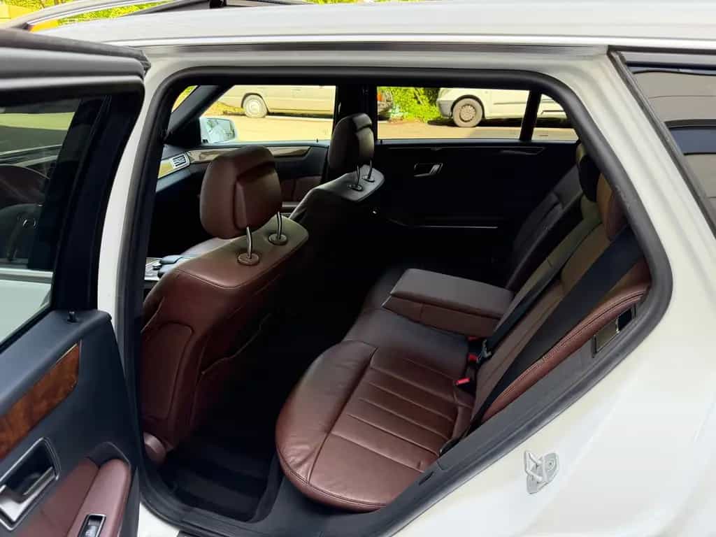 Mercedes-Benz E 250 CGI BlueEfficiency LED AHK Distronic 11/2013-photo-18