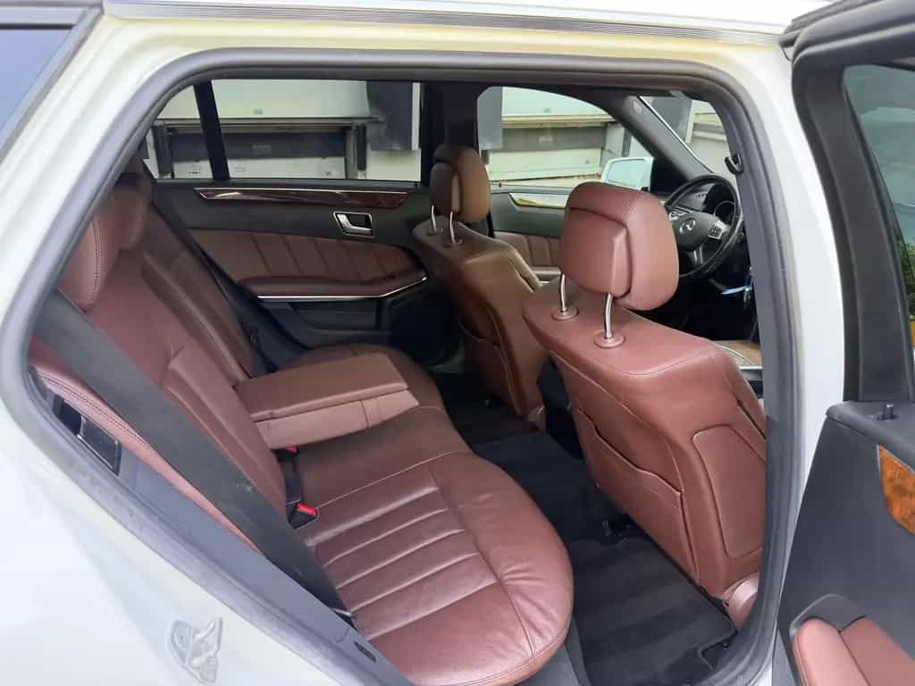 Mercedes-Benz E 250 CGI BlueEfficiency LED AHK Distronic 11/2013-photo-20