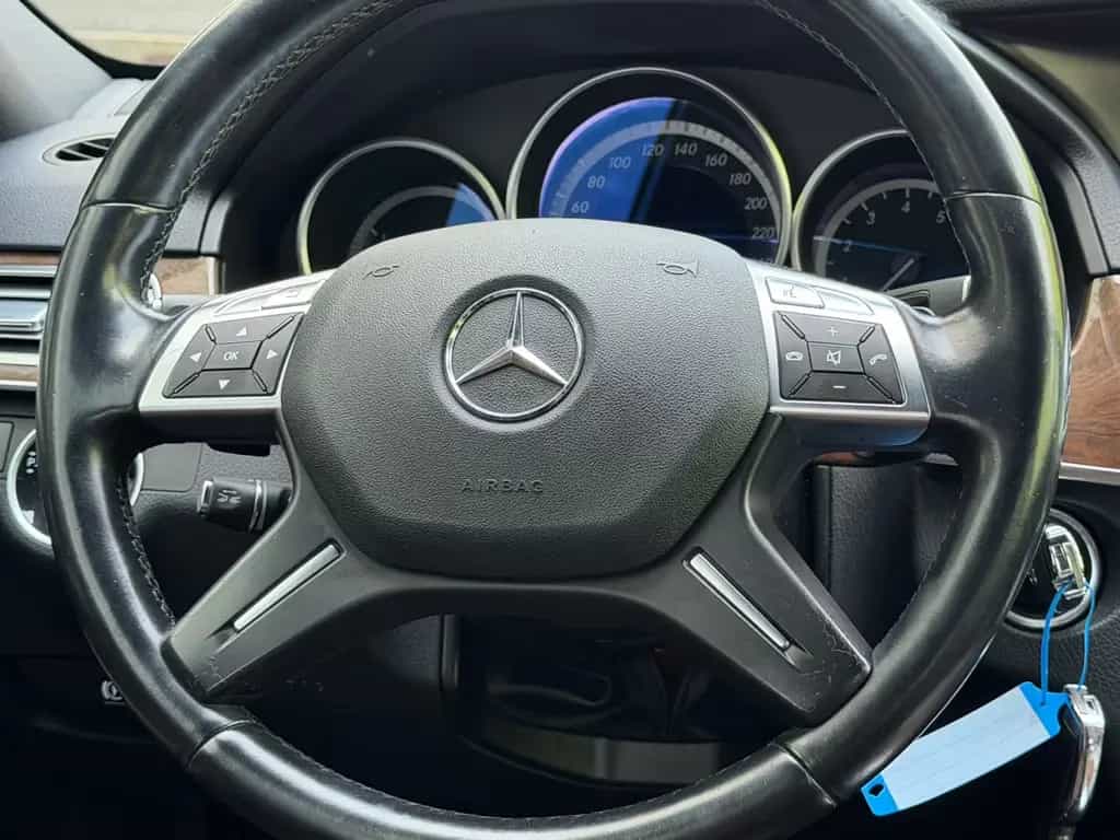 Mercedes-Benz E 250 CGI BlueEfficiency LED AHK Distronic 11/2013-photo-28