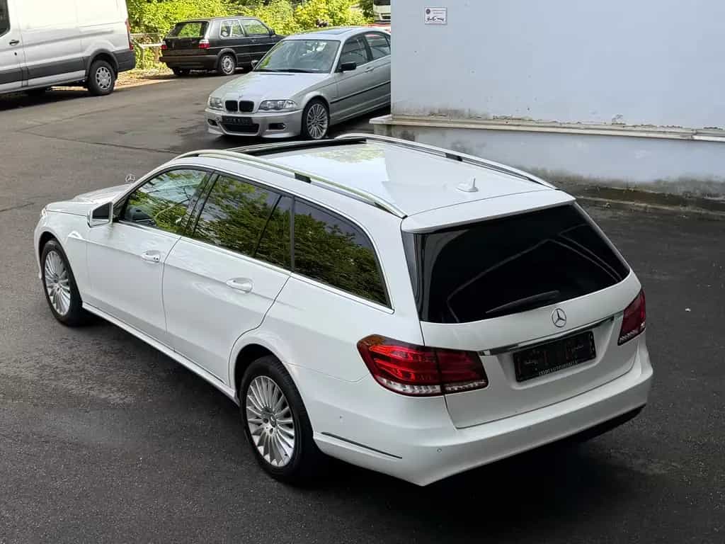 Mercedes-Benz E 250 CGI BlueEfficiency LED AHK Distronic 11/2013-photo-3