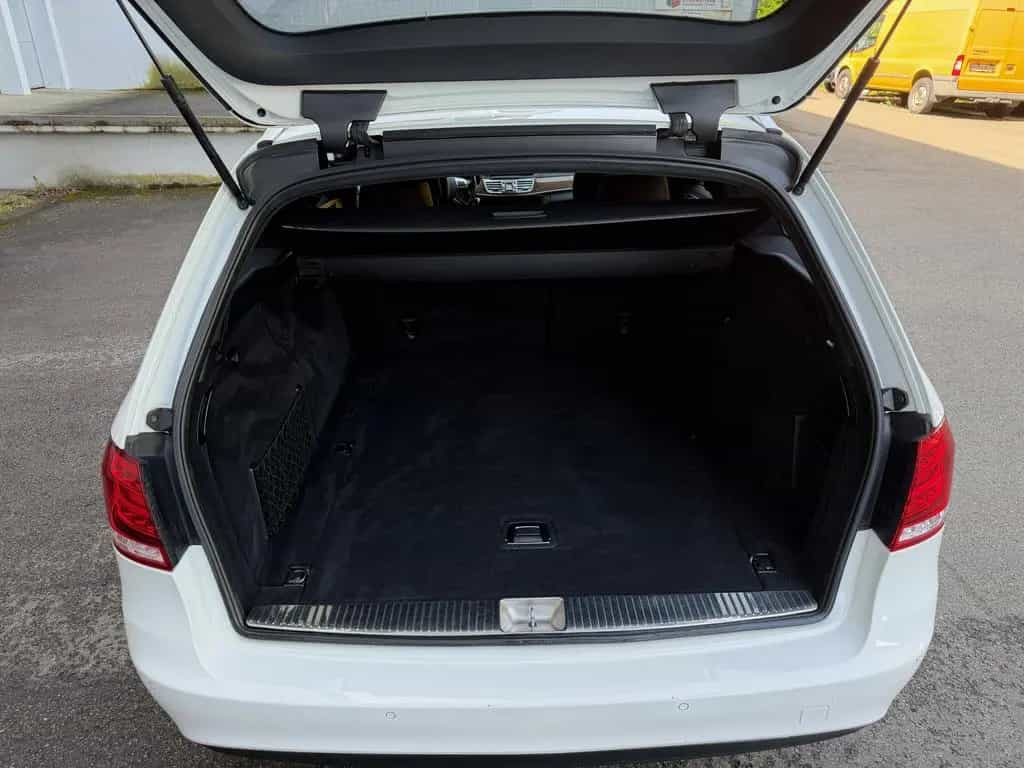 Mercedes-Benz E 250 CGI BlueEfficiency LED AHK Distronic 11/2013-photo-5