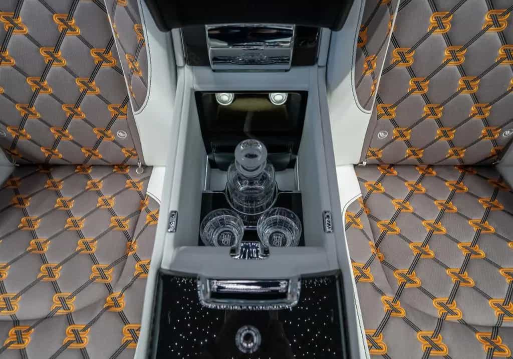 Rolls-Royce Cullinan II Black Badge 2026°Bespoke°Shoot. Star null-photo-18