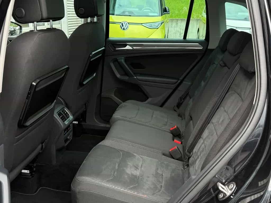 Volkswagen Tiguan Highline 4Motion ACC AHK Nav SHZ Pano LED 05/2017-photo-19