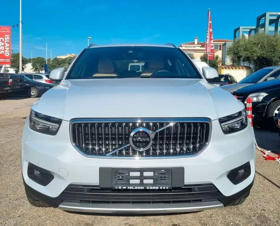Volvo XC40 Momentum 163cv 05/2021-photo-2