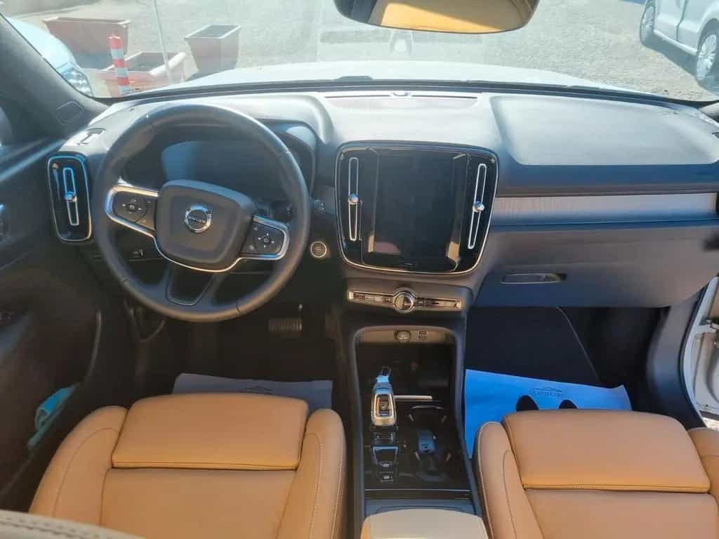 Volvo XC40 Momentum 163cv 05/2021-photo-4
