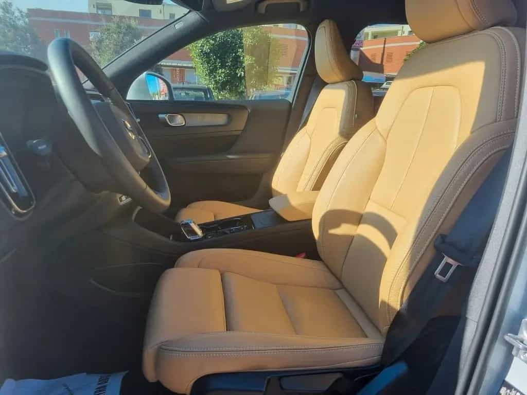 Volvo XC40 Momentum 163cv 05/2021-photo-5