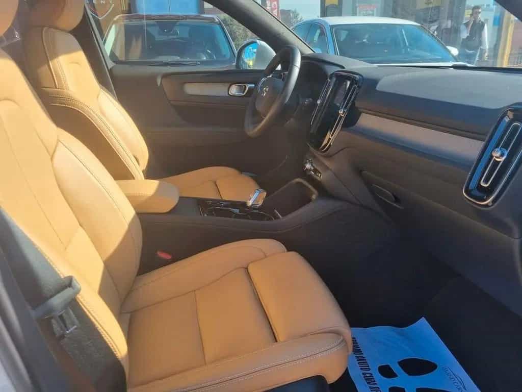 Volvo XC40 Momentum 163cv 05/2021-photo-8