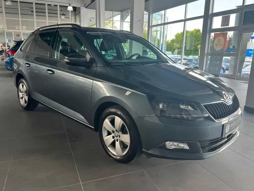 Skoda Fabia Combi Style*Klimaautomatik*AHK.1.Hand 02/2018-photo-0