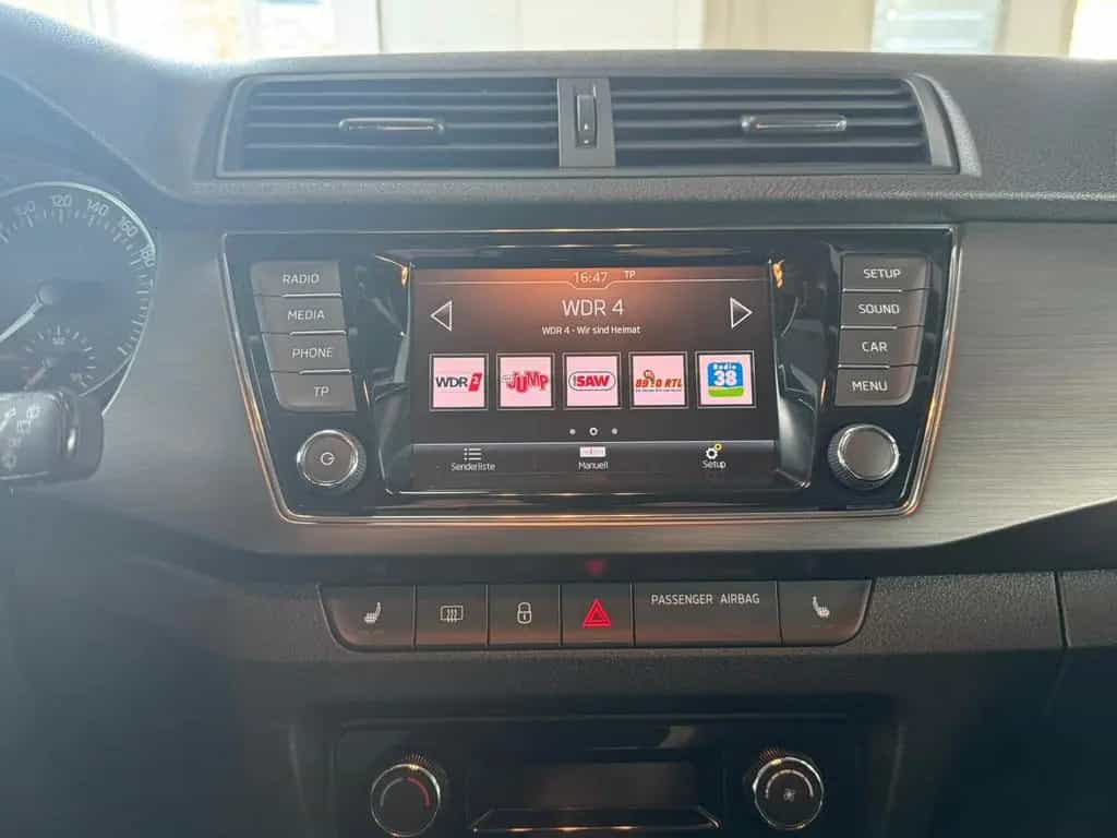 Skoda Fabia Combi Style*Klimaautomatik*AHK.1.Hand 02/2018-photo-9