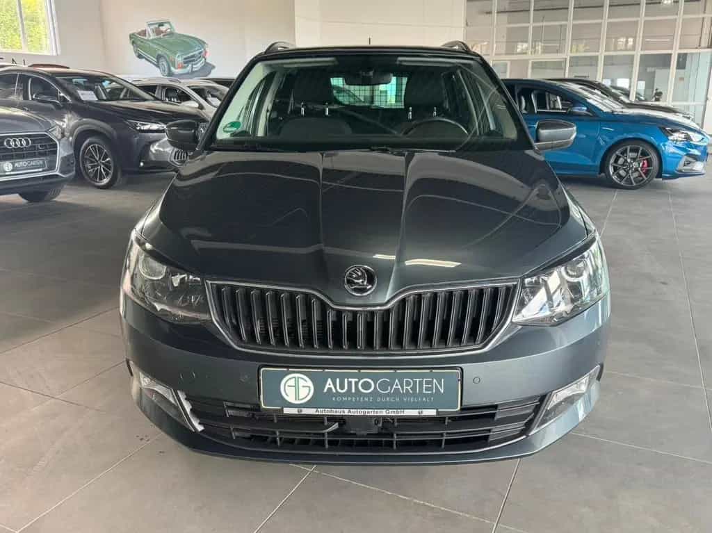 Skoda Fabia Combi Style*Klimaautomatik*AHK.1.Hand 02/2018-photo-1