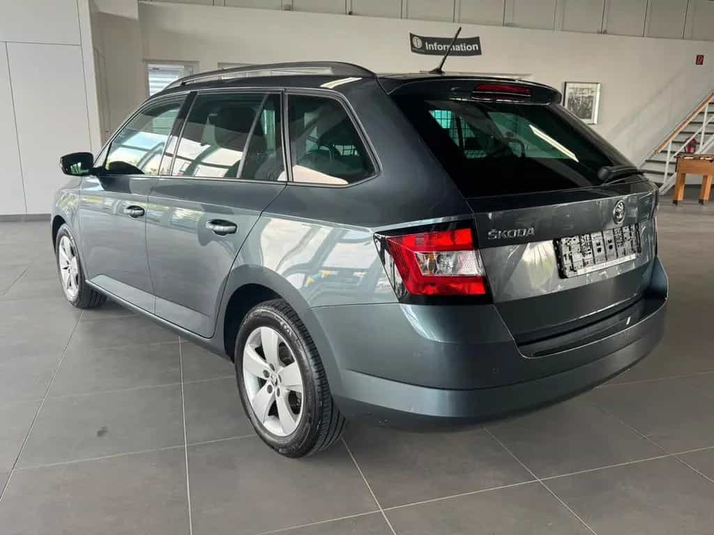 Skoda Fabia Combi Style*Klimaautomatik*AHK.1.Hand 02/2018-photo-2