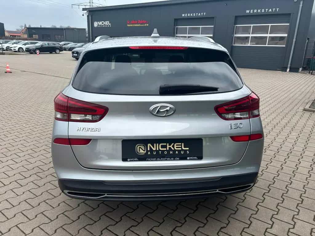 Hyundai i30 Edition 30+ MHD*Led*Kamera*Navi*TOP* 12/2021-photo-4