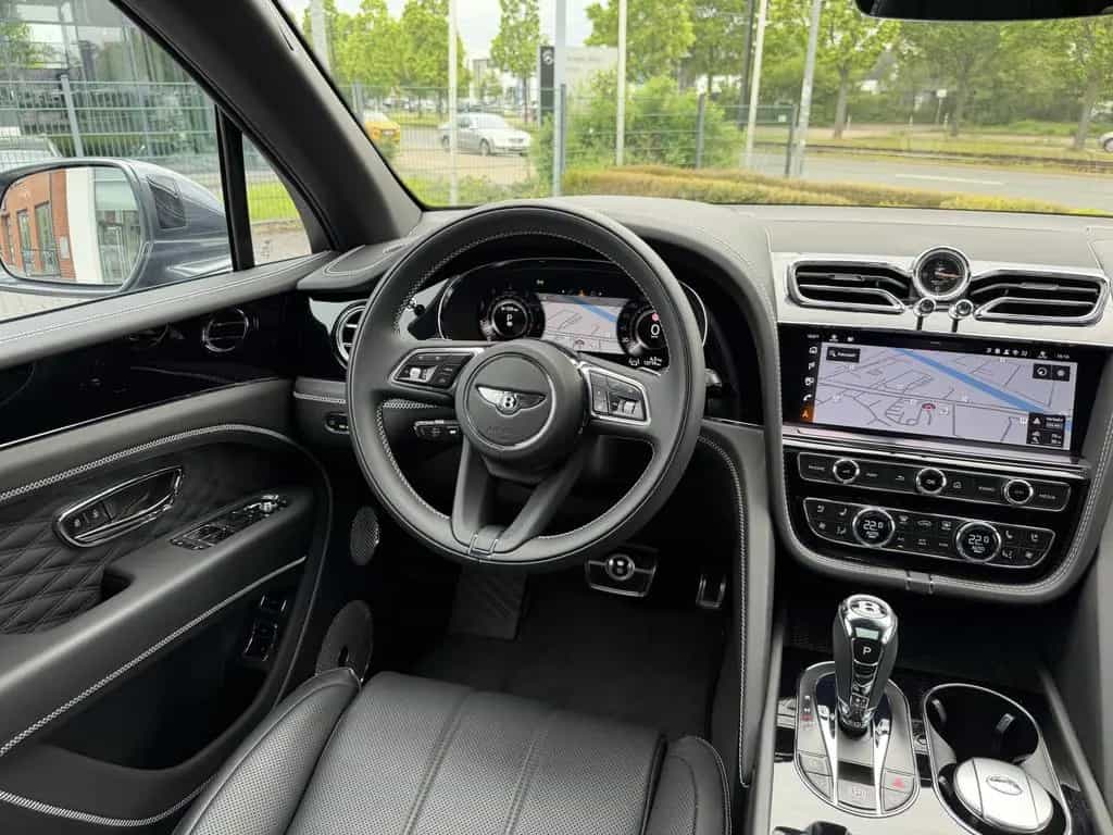 Bentley Bentayga EWB Azure *NAIM*RSE*ParkingHeater* 06/2025-photo-22