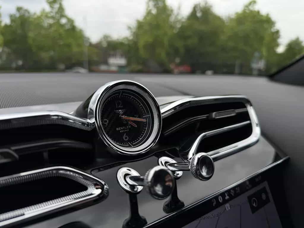 Bentley Bentayga EWB Azure *NAIM*RSE*ParkingHeater* 06/2025-photo-28
