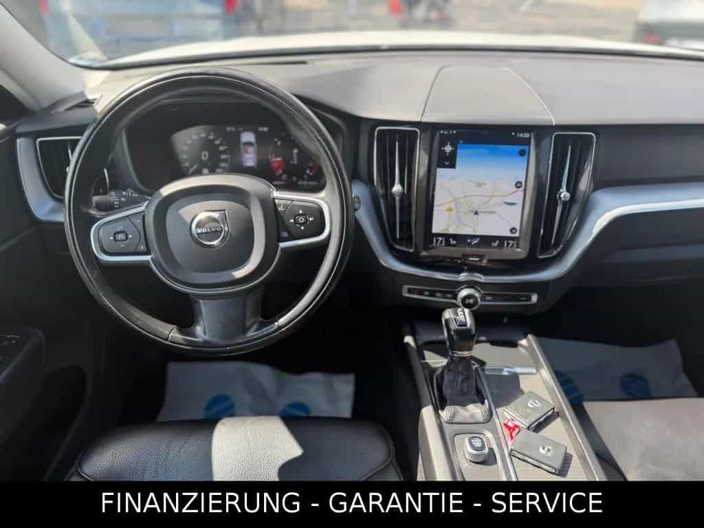 Volvo XC60 D4 AWD MOMENTUM/HUD/LEDER/PANO/LED/AHK 10/2018-photo-18