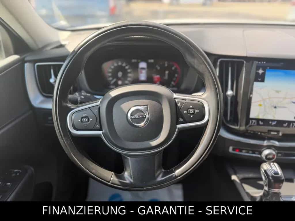 Volvo XC60 D4 AWD MOMENTUM/HUD/LEDER/PANO/LED/AHK 10/2018-photo-19