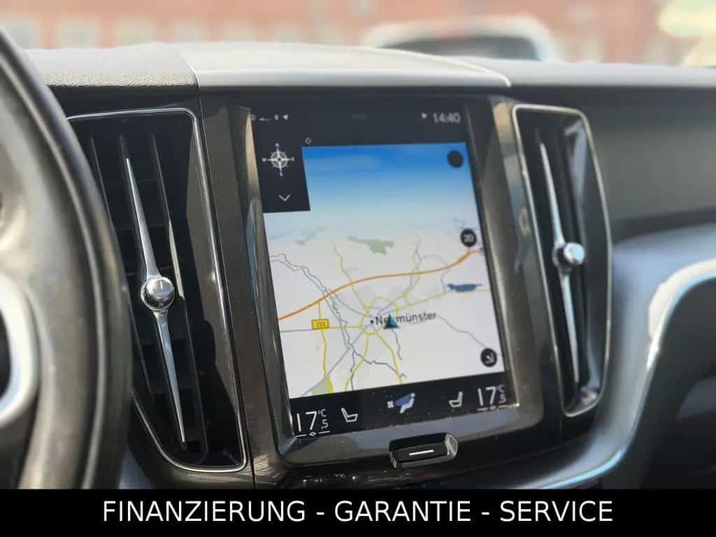 Volvo XC60 D4 AWD MOMENTUM/HUD/LEDER/PANO/LED/AHK 10/2018-photo-24