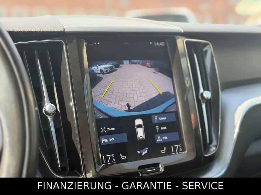 Volvo XC60 D4 AWD MOMENTUM/HUD/LEDER/PANO/LED/AHK 10/2018-photo-25