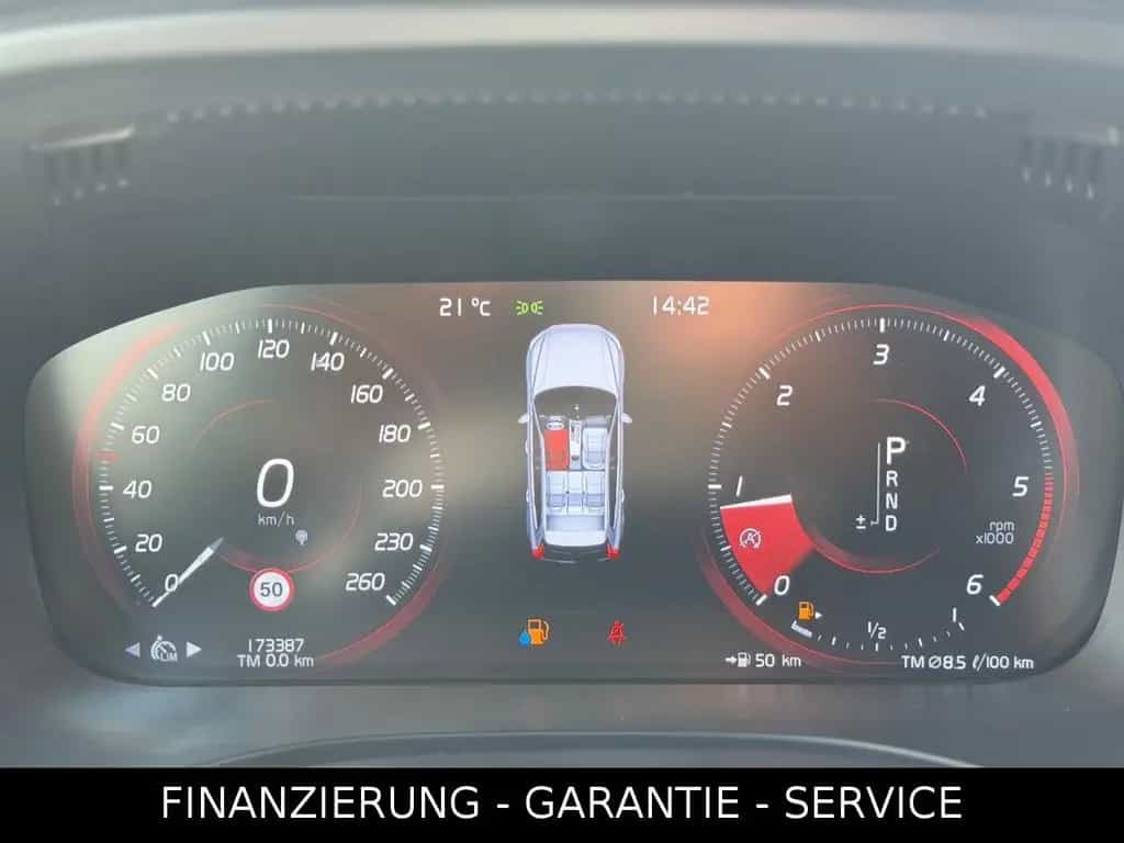 Volvo XC60 D4 AWD MOMENTUM/HUD/LEDER/PANO/LED/AHK 10/2018-photo-32