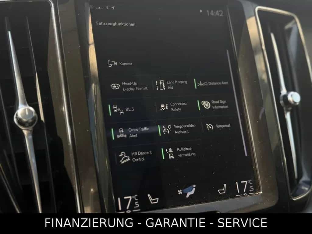 Volvo XC60 D4 AWD MOMENTUM/HUD/LEDER/PANO/LED/AHK 10/2018-photo-33